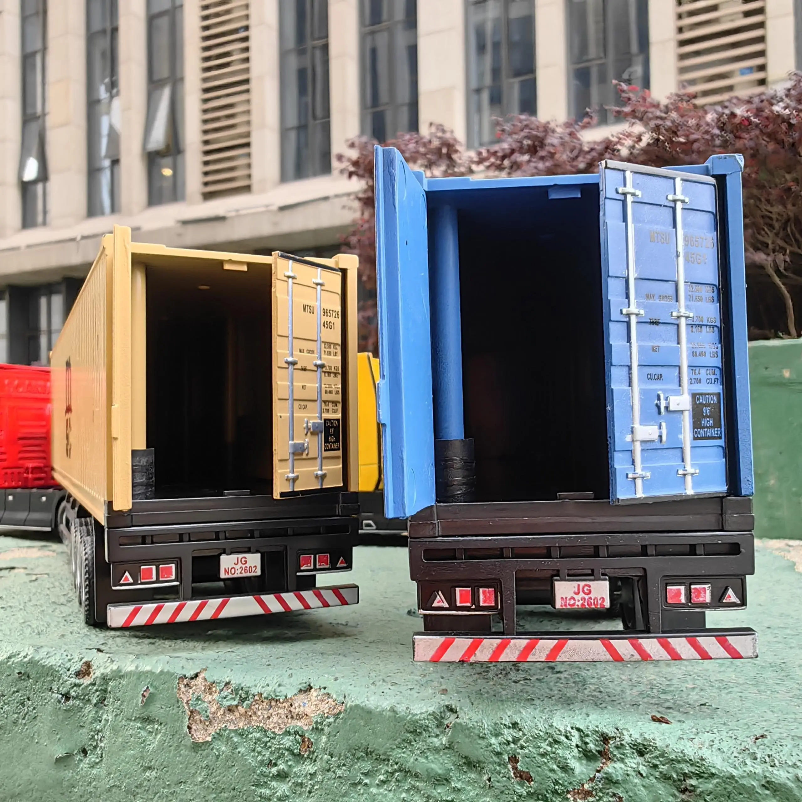 1:50 Alloy Diecast Large Truck Model Car Toy Simulation Container Toy Sound and Light Pull BackTransport Vehicle Model Kid Gifts