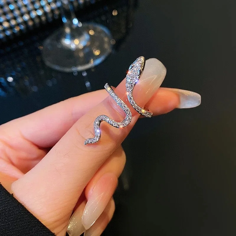 Nuevo anillo de serpiente de circonia cúbica de Color plateado para mujer, anillos de dedo abiertos ajustables CZ, joyería llamativa para fiesta y boda, bisutería