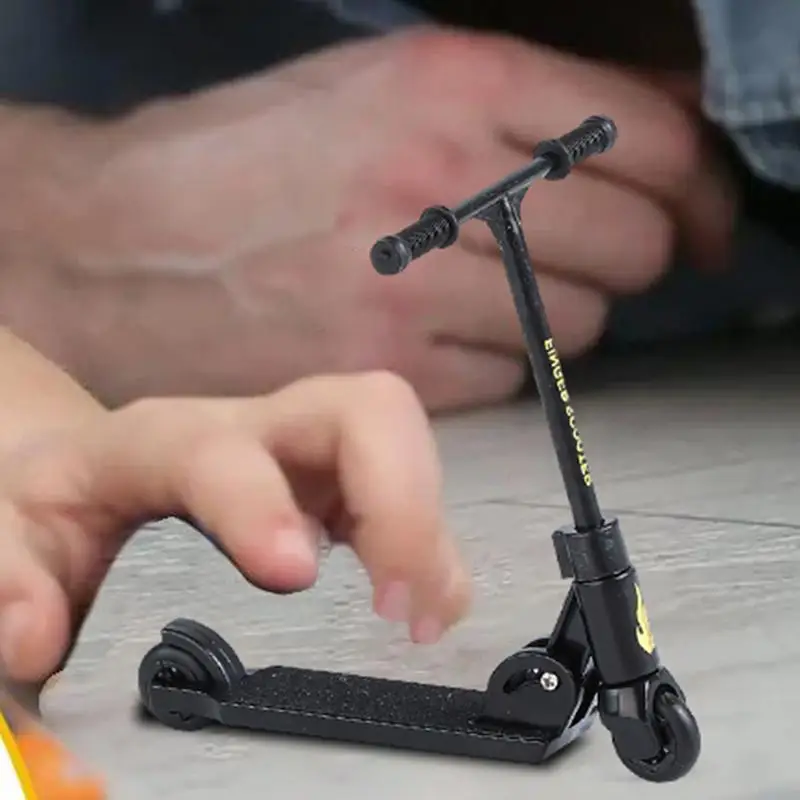 สกู๊ตเตอร์นิ้ว Interactive ของเล่นนิ้วมือ Finger Skteboard ชุด Mini Stunt Scooter สเก็ตบอร์ดแบบพับได้นิ้วมือกีฬาของเล่นเด็กของขวัญ