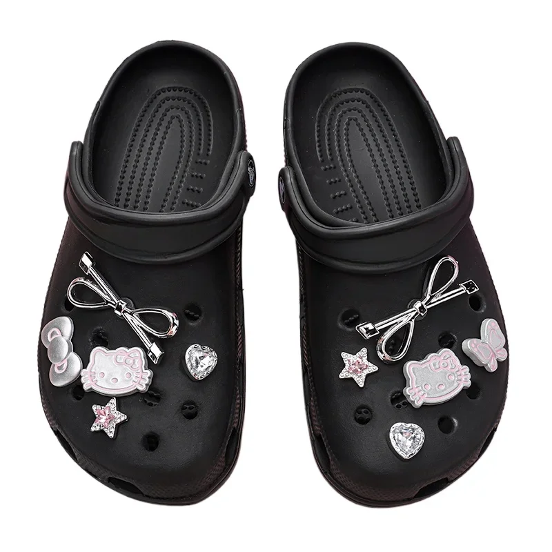 MINISO Hello Kitty รองเท้า Charms ชุดเงิน Katie KT แมวผู้หญิงรองเท้าแตะอุปกรณ์เสริมรองเท้ารองเท้าแตะ & Clogs ตกแต่ง