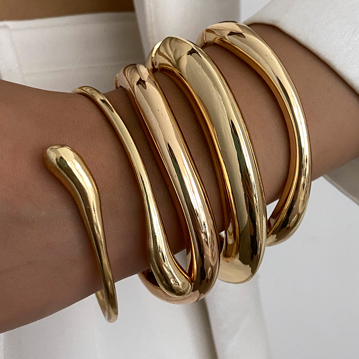 Ingemark Hip Hop Punk Irregular Wave Metal Bracelets for Women Trendy Retro Geometric Open Spring Bangles Couple Jewelry Gift