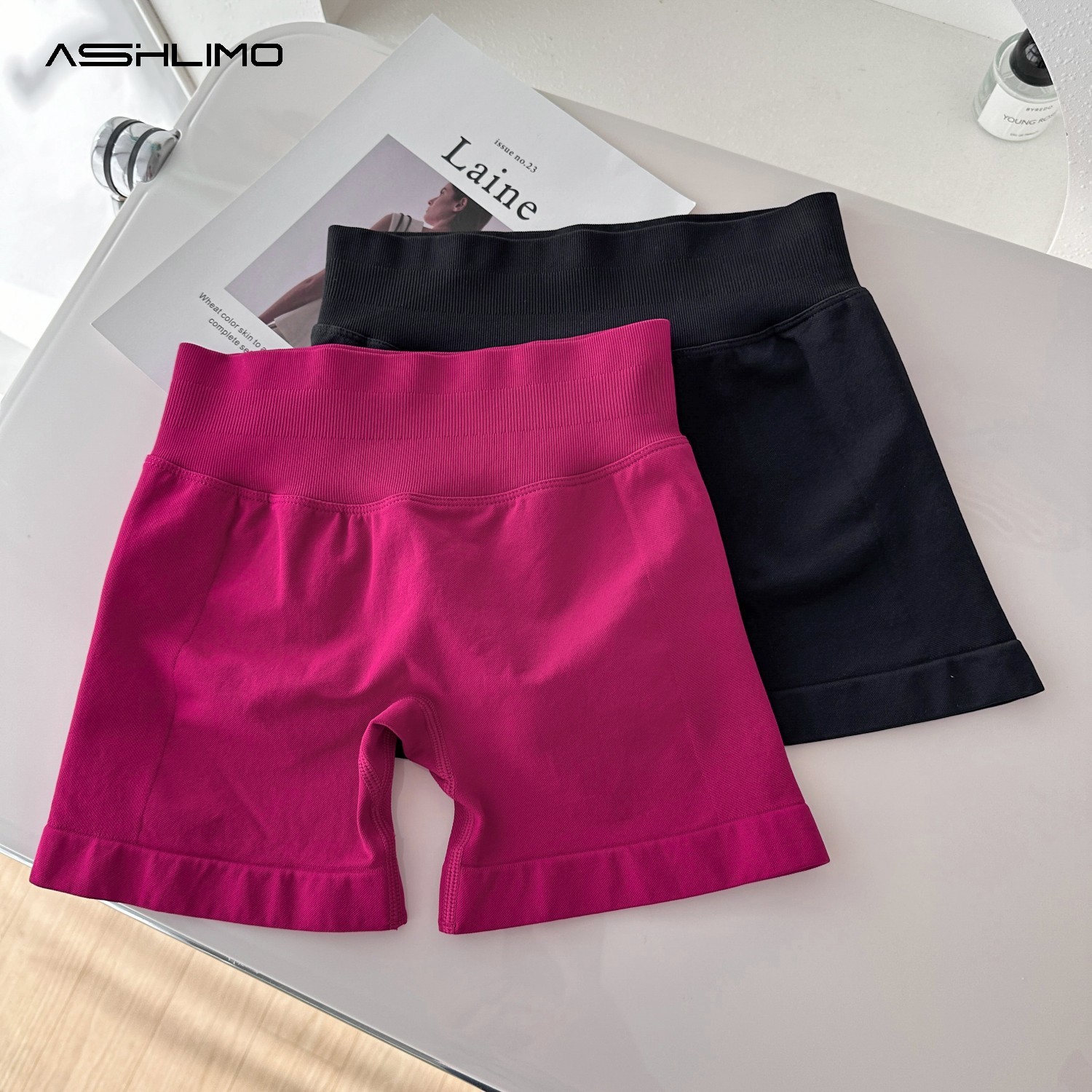 Pantalones cortos de impacto de 4,5 "con logo, pantalones cortos de gimnasio para mujer, deportes de Fitness, banda baja acanalada, entrenamiento, fruncido en el trasero, Yoga, botín, pantalones cortos para correr