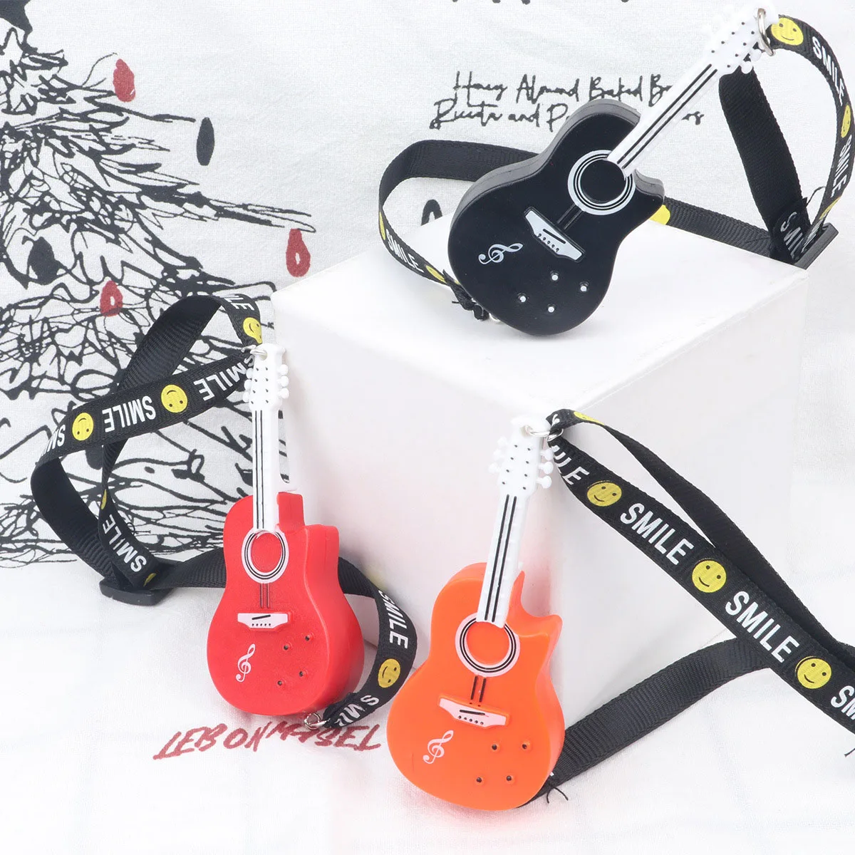 Akcesoria dla lalek Miniaturowa gitara elektryczna Instrumenty muzyczne Prezent dla Labubu Akcesoria odzieżowe dla lalek Mini model gitary