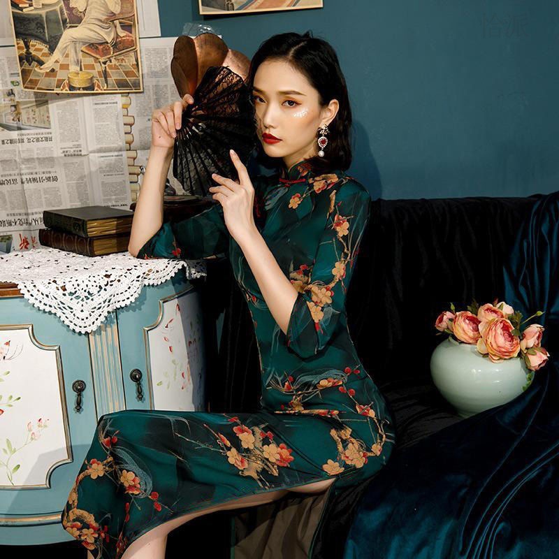 올드 상하이 그린 슬림 치파오 봄 여름 2024 새로운 빈티지 중국 스타일 기질 어린 소녀 짧은 소매 Qipao 드레스