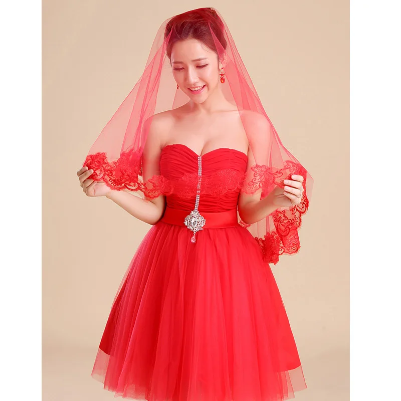 Copricapo da sposa classico rosso semplice con velo lungo in pizzo per donna