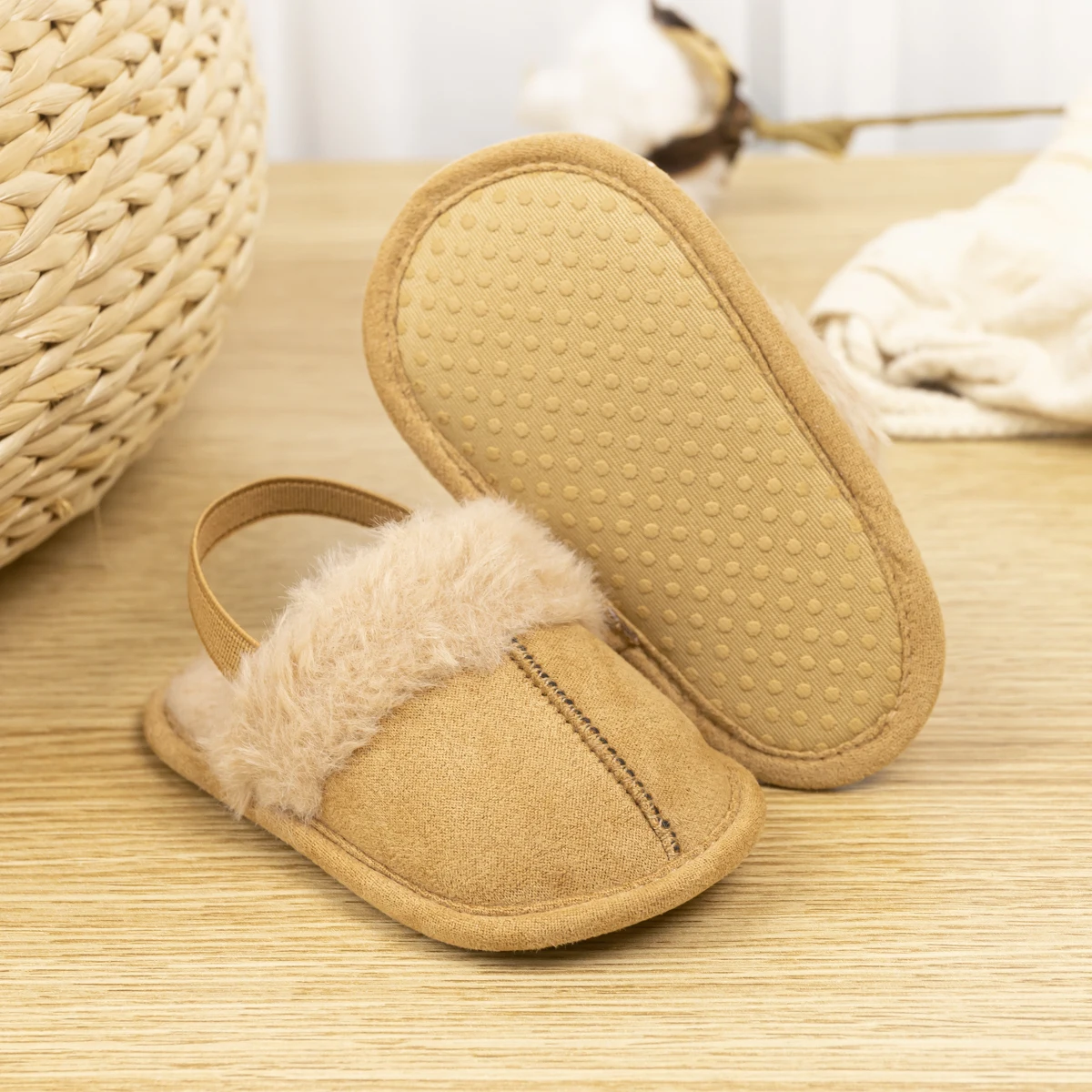 Sandalias de invierno para bebés, zapatos informales elásticos de felpa, suelas suaves de algodón, cómodos para interiores