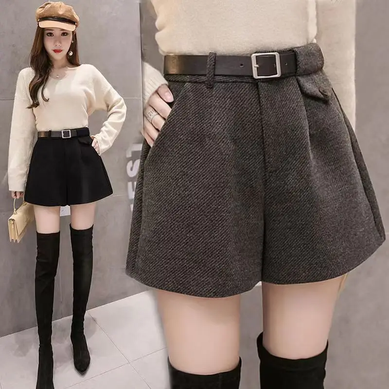 2024 neue Damen-Wollshorts, A-Linie, lockere, hoch taillierte, lässige, dicke Stiefelhose für Herbst und Winter, bequemer Bootcut-Schwarz