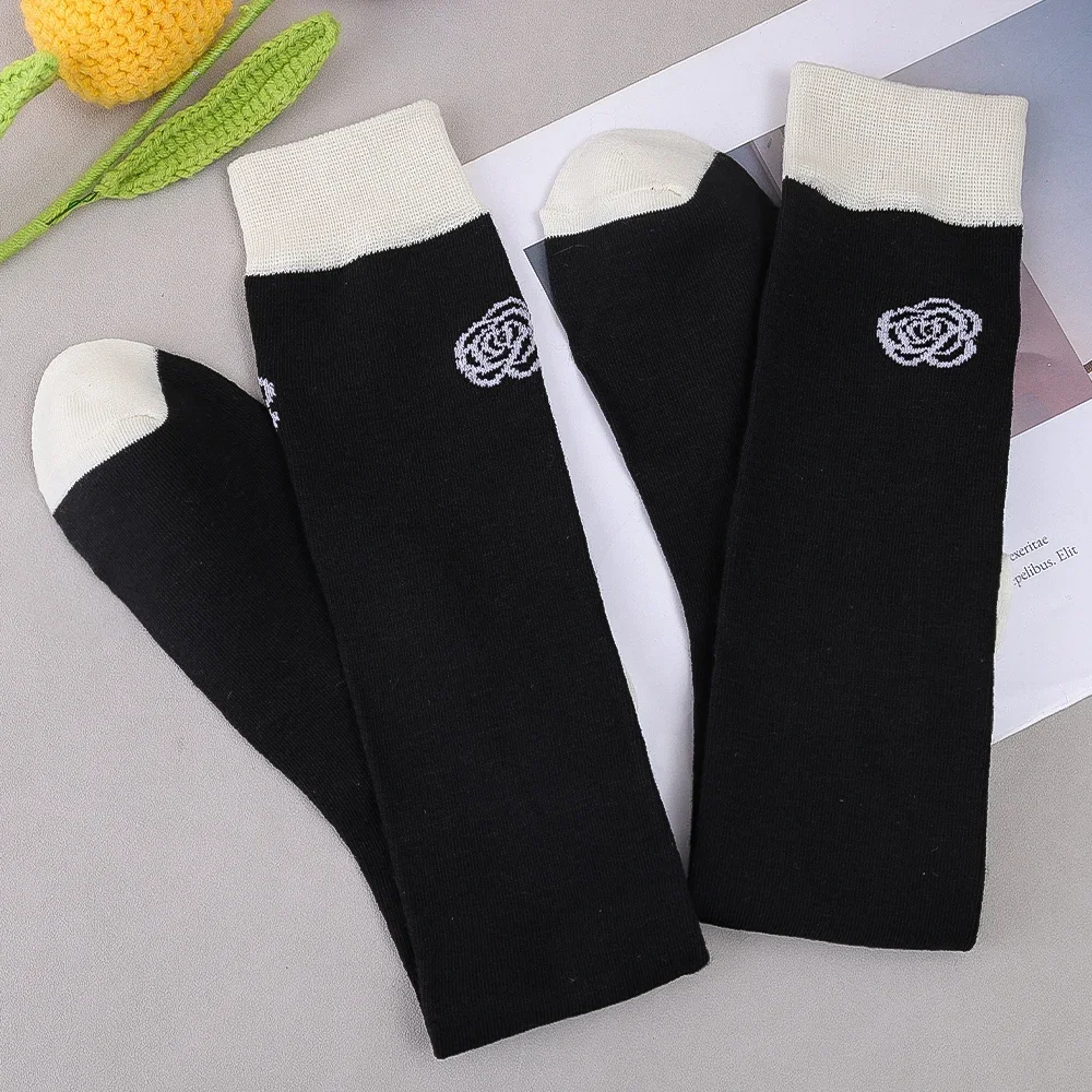 Calcetines largos japoneses de Camelia rosa para mujeres y niñas, calcetines hasta la rodilla de algodón con flores de Lolita, falda Ins para estudiantes, calcetines hasta la pantorrilla a juego