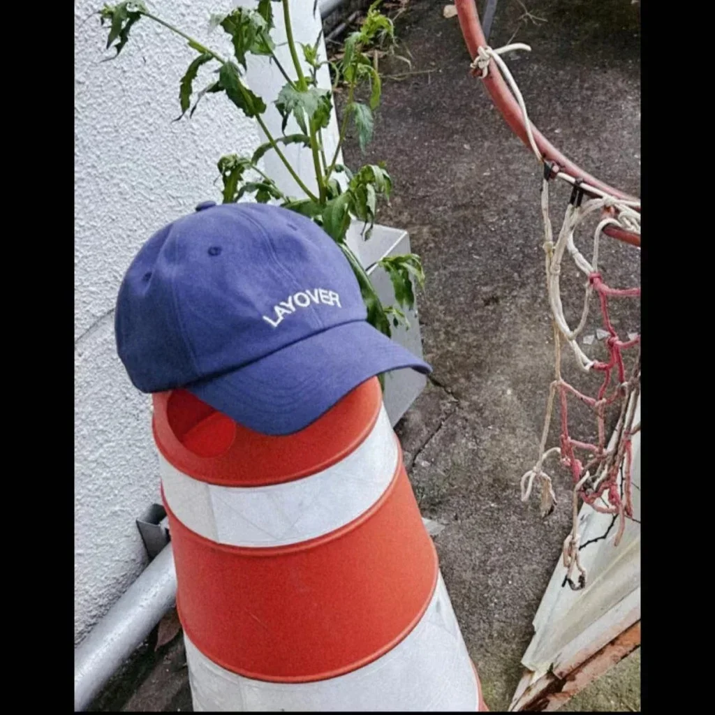 Kpopアイドルレイオーバーロゴ刺繍キャップ、野球帽、キムテヒョン