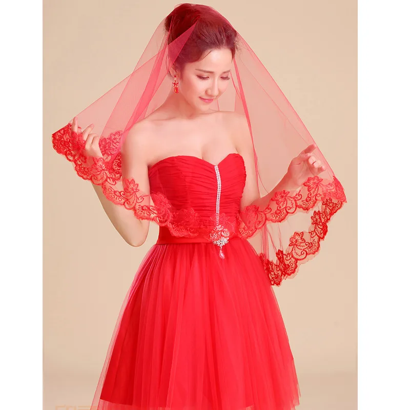 Copricapo da sposa classico rosso semplice con velo lungo in pizzo per donna