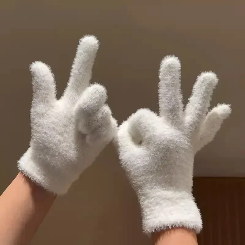 Luvas de veludo coral sem dedos monocromáticas, peludas, respiráveis, macias, espessadas, à prova de frio, versáteis, coreanas, estilo INS, adoráveis, inverno