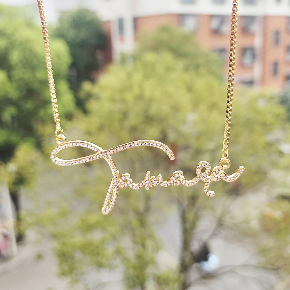 2022 Collar con nombre personalizado Colgante de cristal Collar personalizado de acero inoxidable Fuente cursiva Joyería con nombre personalizado para hombres y mujeres