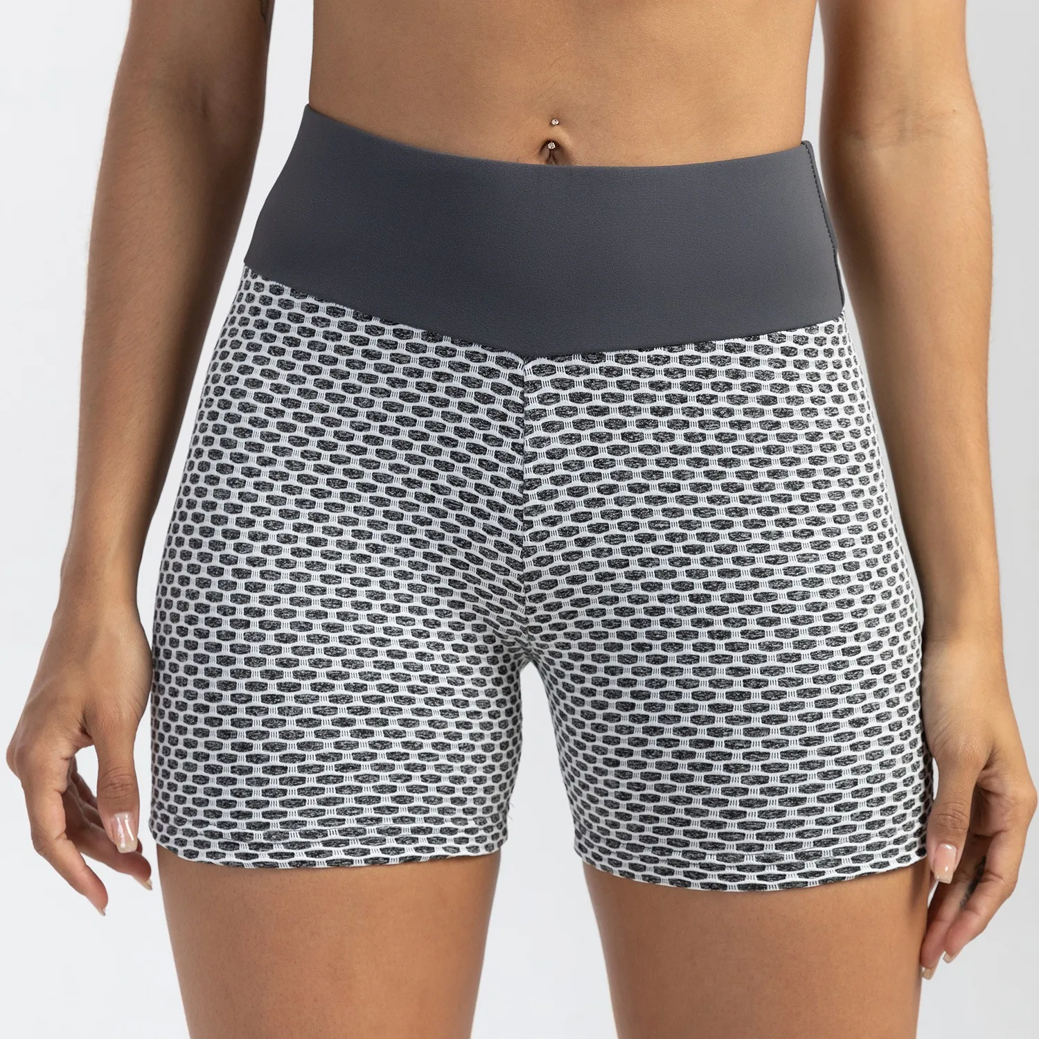 ผู้หญิงกีฬาสั้นโยคะ Legging กางเกงขาสั้น Squat Proof เอวสูงฟิตเนสกางเกงขาสั้น Quick Drying ขี่จักรยานออกกําลังกายกางเกงขาสั้น