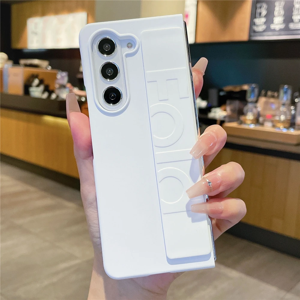Funda de teléfono con soporte para correa de muñeca de silicona suave de lujo para Samsung Galaxy Z Fold 6 5 4 3 ZFold 3 fundas ultrafina mate dura