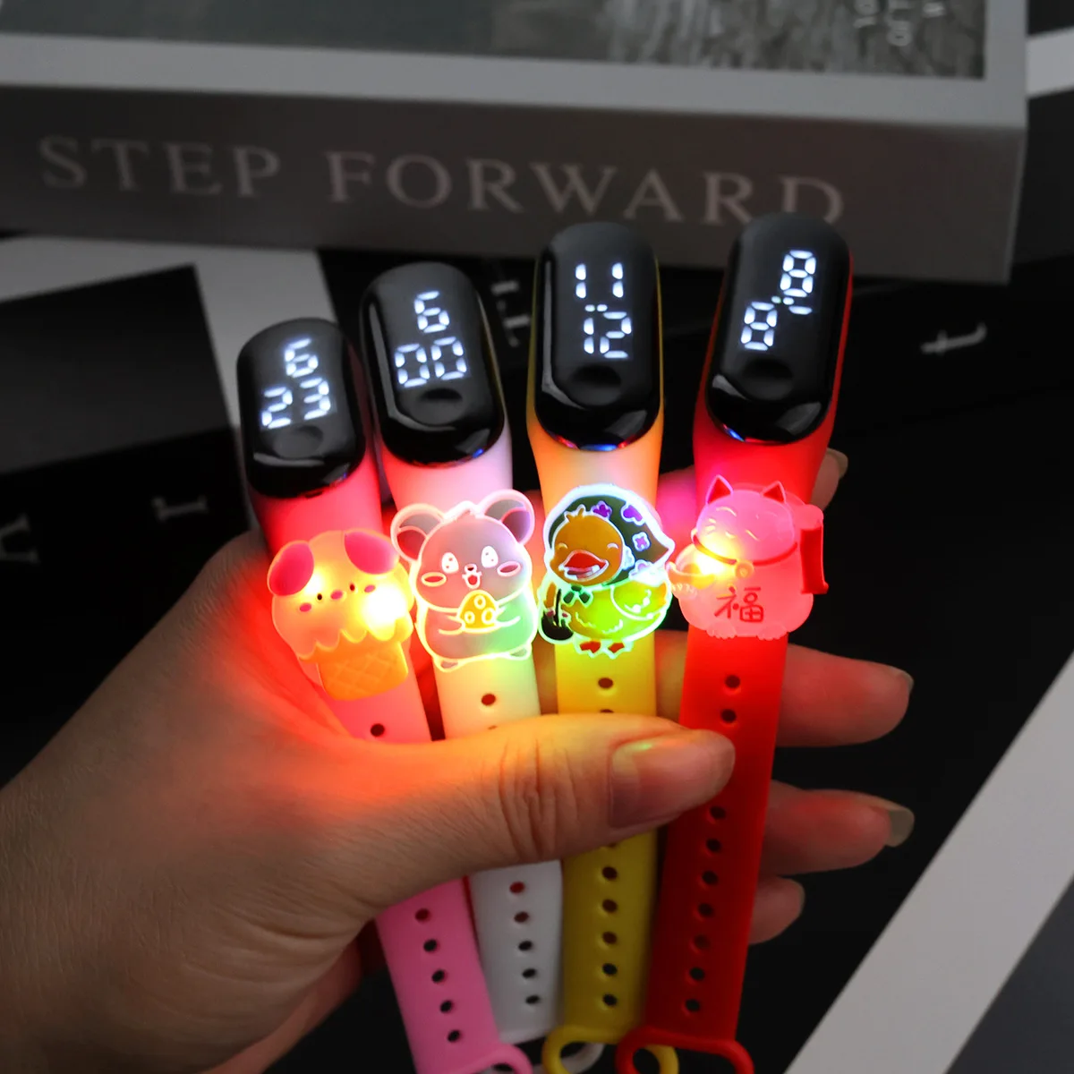 Nowe lekkie zwierzęce zegarki dla dzieci dla dziewczynek elektroniczna bransoletka sport dotykowy LED panda lalka zegarek dla dzieci kobiety wodoodporny zegar
