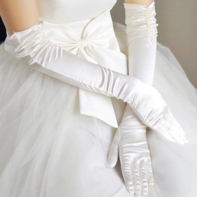 Wholesale Bridal Gloves Beaded With Finger Bride Gloves Guantes Wedding Accessories 2025