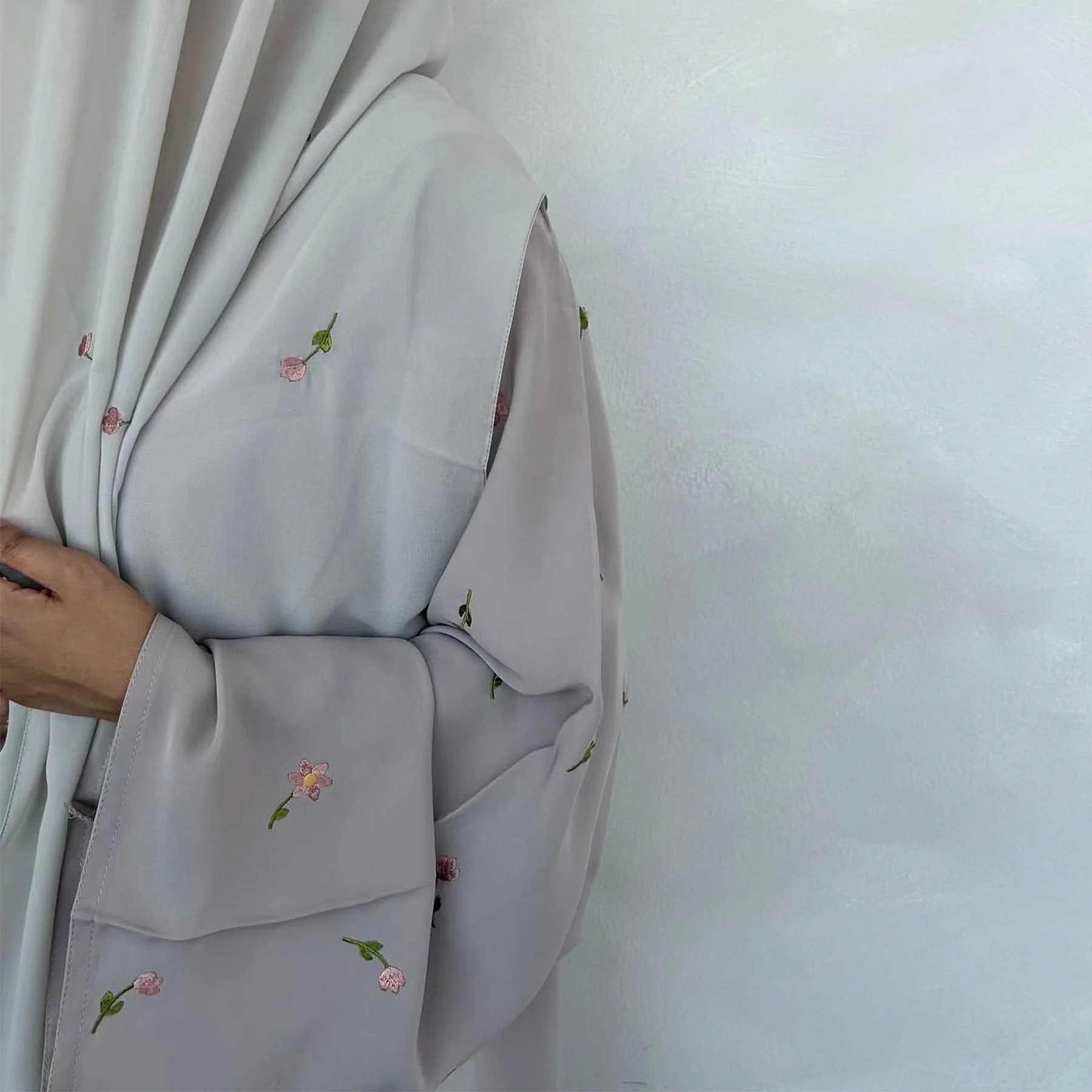 女性のための黒い刺繍されたアバヤ,カーディガン,イスラム教徒のカフタン,トルコとイスラムの服,豪華な着物,新しい衣装,2024