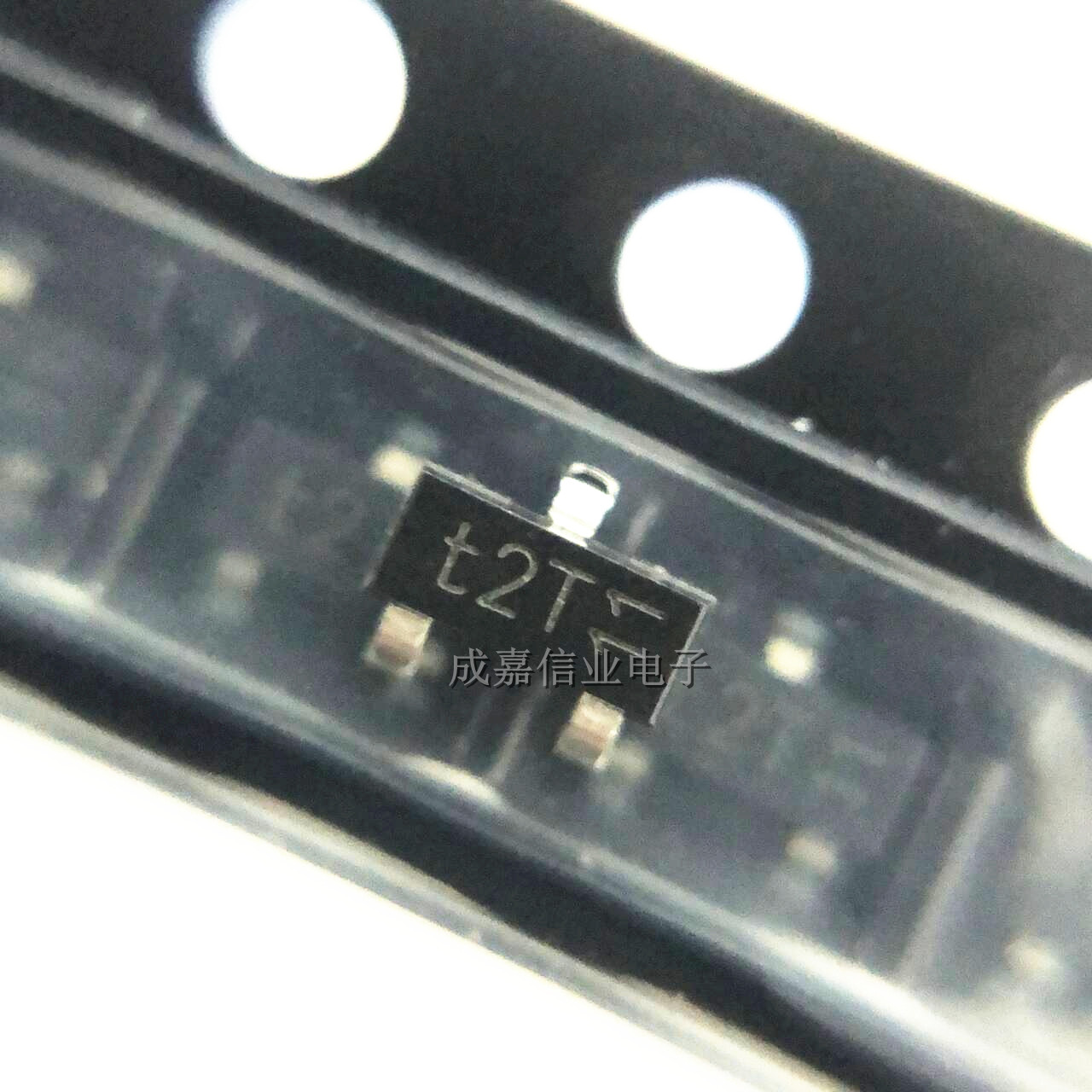 100ชิ้น/ล็อต PMBT4403 SOT-23-3เครื่องหมาย; t2T PNP Trans GP BJT PNP 40V 0.6A 250MW ยานยนต์3-Pin