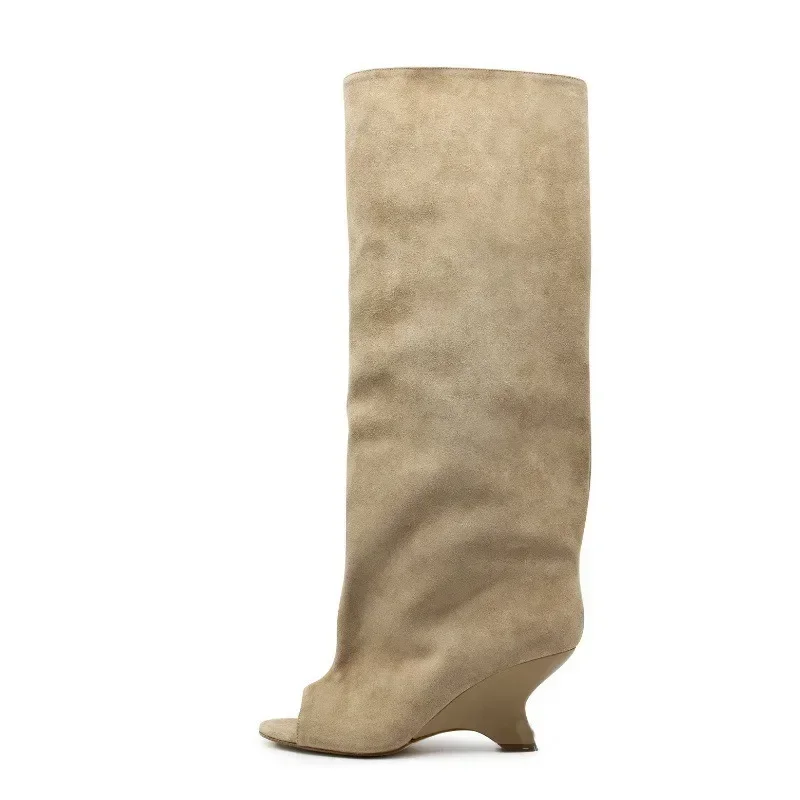 2025, Damen-Stiefel mit Fischmaul, dicke High Heels, knielang, coole Stiefel, schräger Absatz, Modenschau, große Größe, Frühlings-/Sommer-Damenstiefel