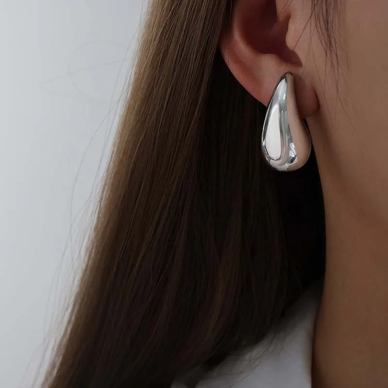 Gioielli moderni di moda Nuovi orecchini a goccia color oro argento per le donne Ragazza regalo Vendita calda Accessori per le orecchie popolari