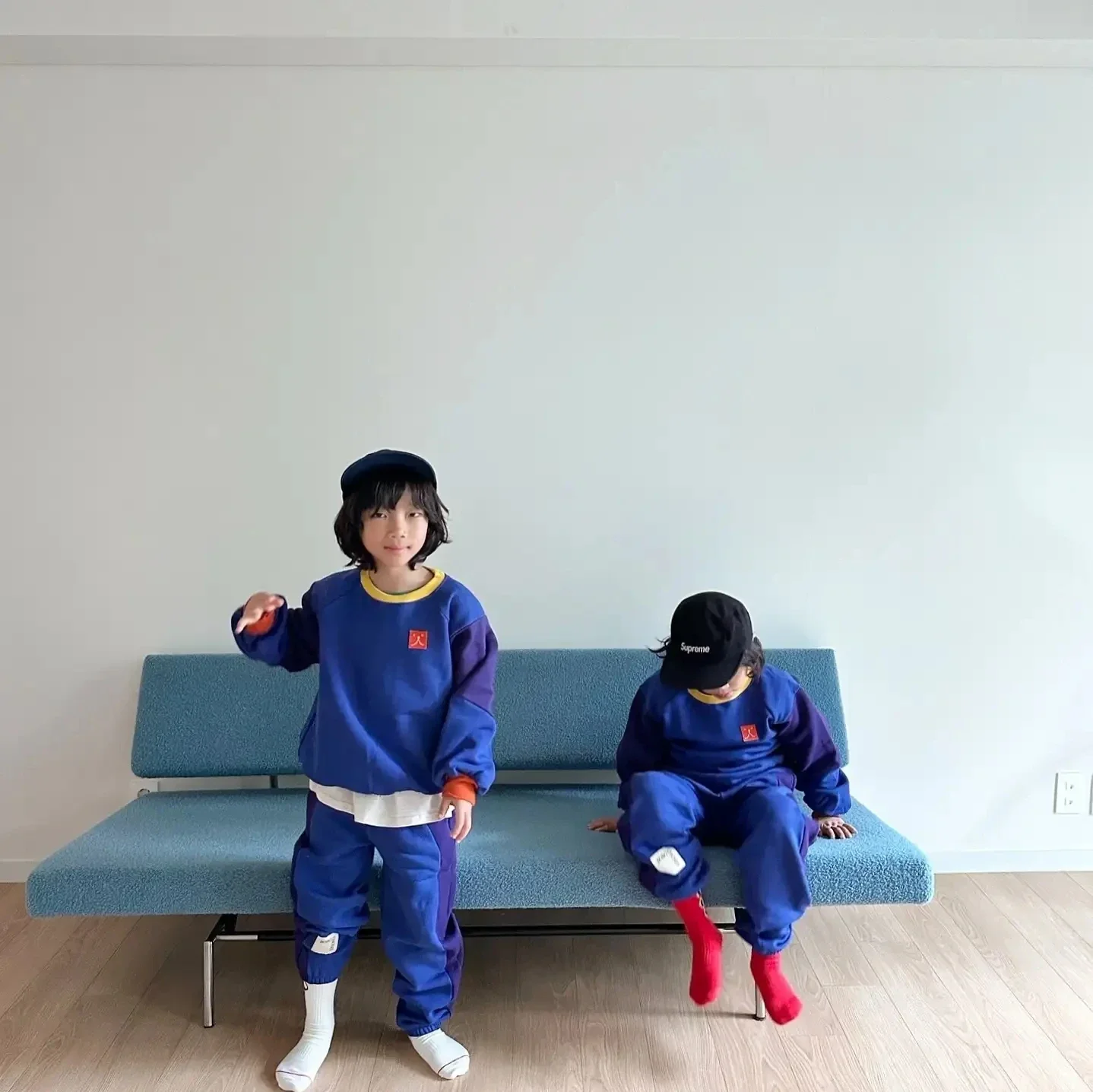Sudadera con capucha de primavera y otoño para niños, sudadera Unisex con estampado de dibujos animados, Top de estilo europeo para niños y niñas