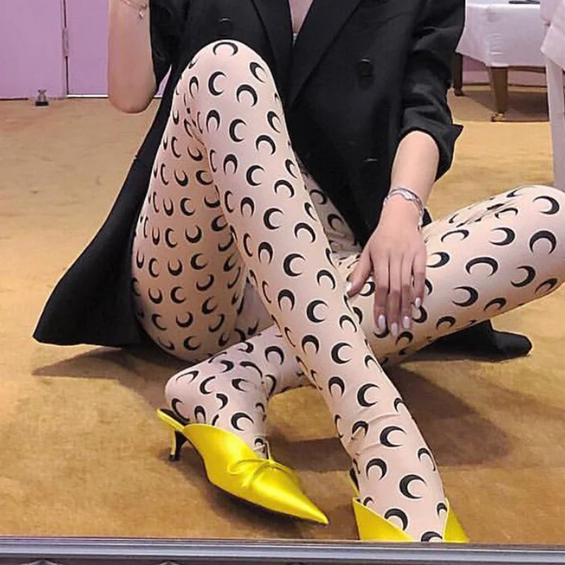 2024 เลกกิ้งสวมใส่สบายอเนกประสงค์ของผู้หญิงผอมยืดหยุ่นภายในและภายนอกโยคะกีฬาถุงน่องลําลอง