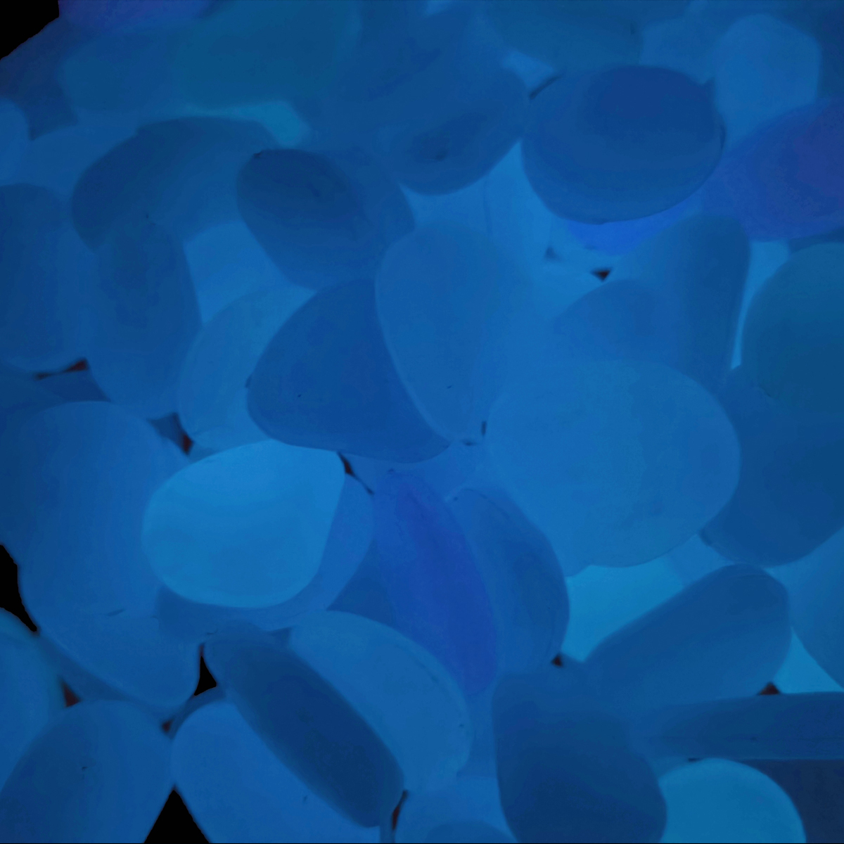 500 SZTUK Świecące kamienie brukowe Patron ogrodowy Świecące kamyki krajobrazowe Fluorescencyjne akwarium Fishbowl Fish Tank Globe Stone