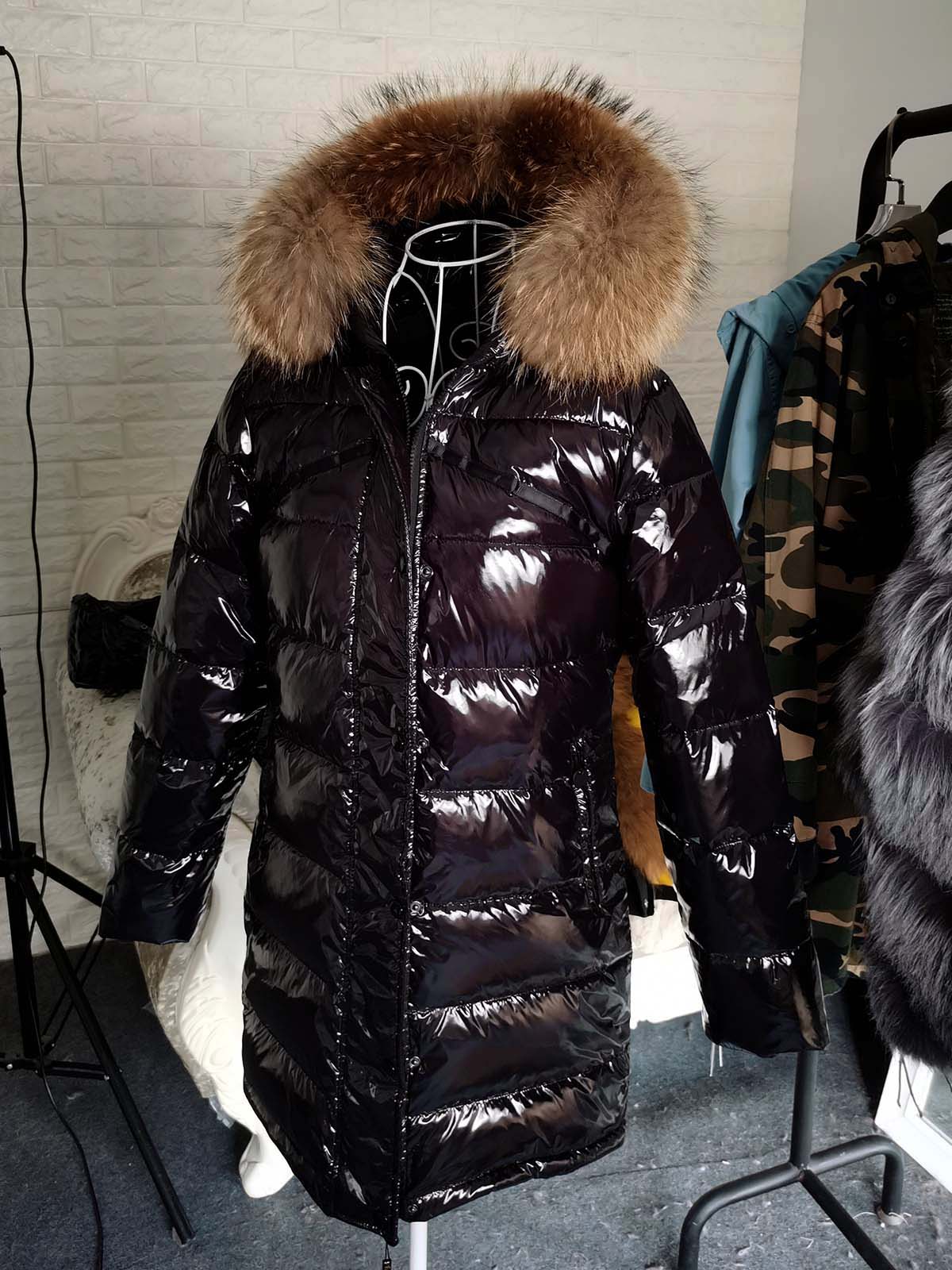 Maomaokong Winter Jacke Frauen Echt Pelzmantel Parkas Ente Unten Futter Mantel Echt Waschbären Pelz Kragen Warme Schwarz Streetwear