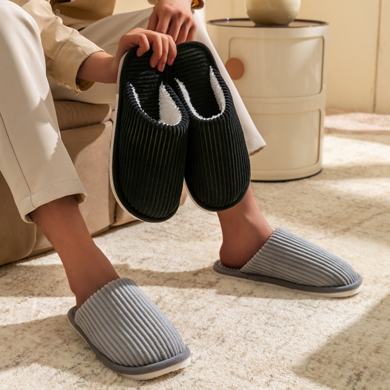 Pantofole da uomo in peluche calde invernali Scarpe morbide antiscivolo Comfort Tacco piatto Pantofole da coppia per camera da letto interna per scarpe da casa in autunno