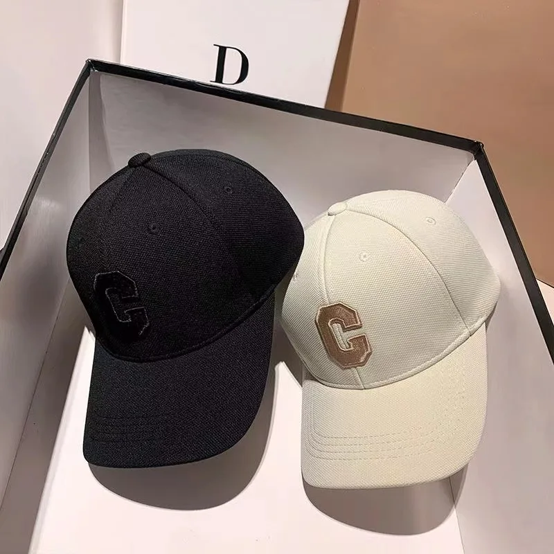 男性用帽子新しい C 文字刺繍野球帽 Kpop ファッションカップルスナップバックキャップ男性と女性の太陽の帽子シャポーオム