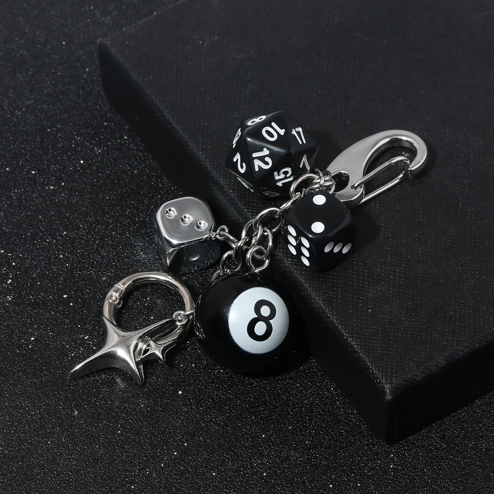 Llavero de billar con dados negros, colgante de Dados de la suerte Y2K de hip hop, colgante para bolso, accesorios de joyería Punk, dijes para bolso, regalo de cumpleaños