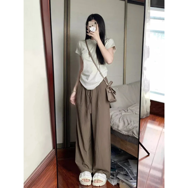 夏の新ベーシックソリッドカラー半袖 Tシャツ女性の通勤スタイルラウンドネックショート丈ピュアカラーコットンブレンドファイバー