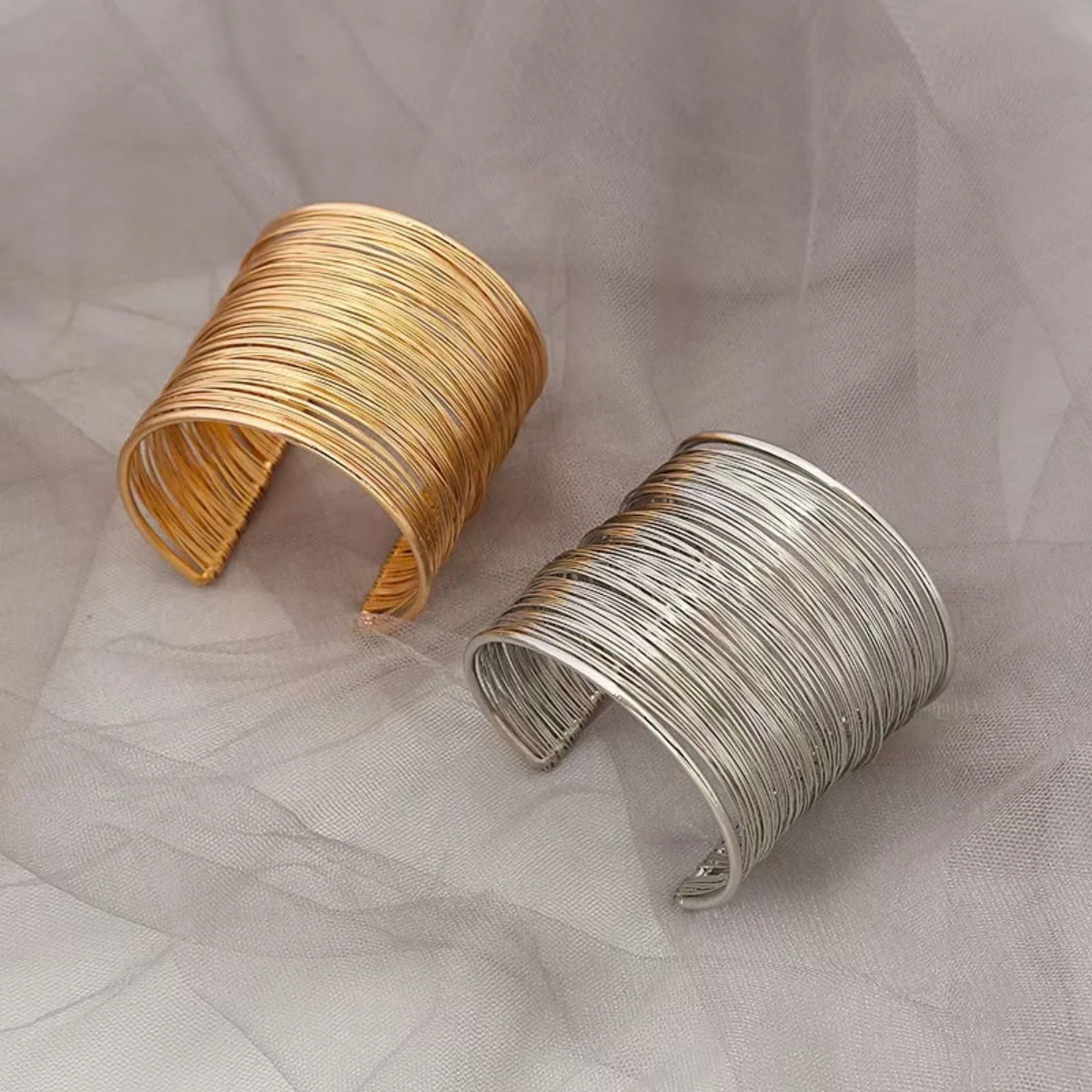 여성을위한 새로운 펑크 다층 금속 와이어 문자열 팔찌 Bangles 빈티지 과장된 골드 컬러 와이드 오픈 커프 팔찌 쥬얼리