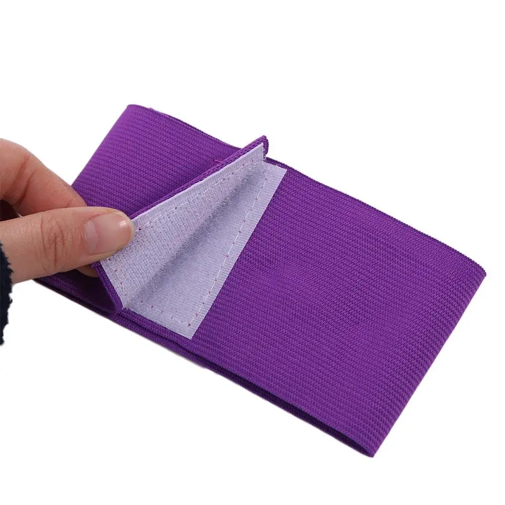 สายรัดแขนเล่นฟุตบอลแบบมืออาชีพพร้อมให้เลือก15สี pengikat lengan กีฬาแบบยืดหยุ่นของสายรัดแขนกัปตันทีมฟุตบอลกันลื่น