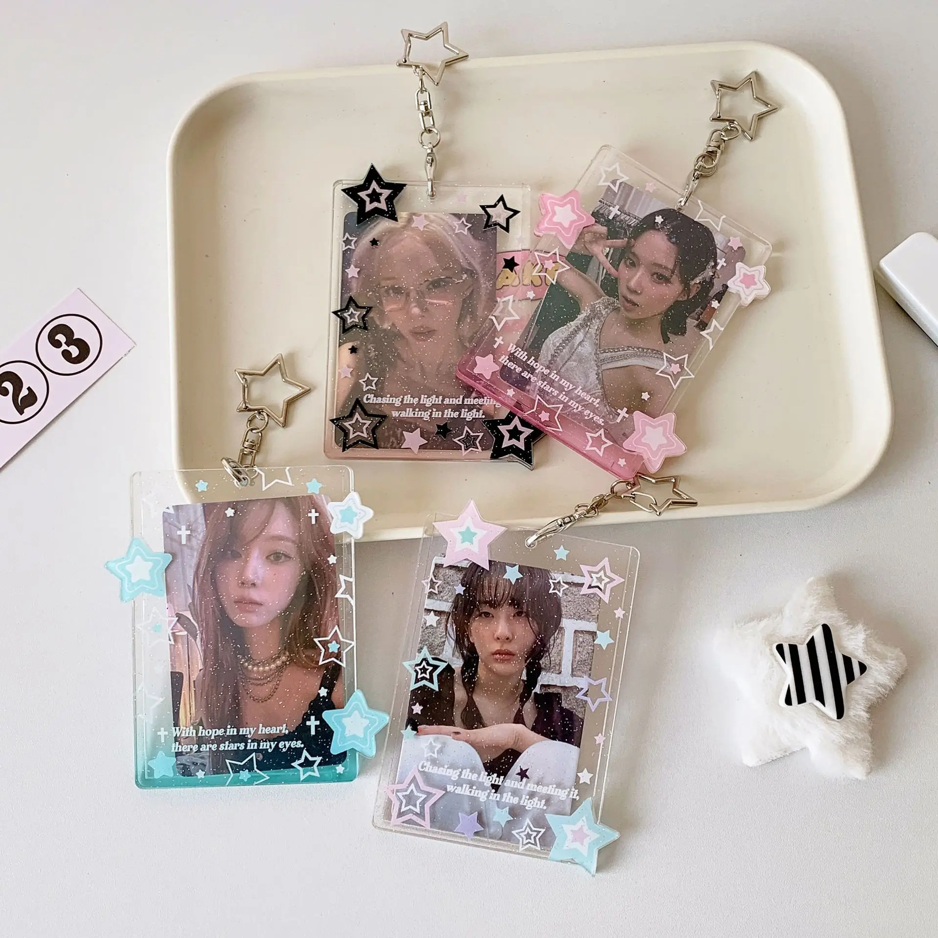 ที่ใส่การ์ดรูปดาราเกาหลีสไตล์ INS แฟชั่น K-Pop สำหรับแฟนคลับ  อุปกรณ์จัดเก็บการ์ด Goo Card  ตัวป้องกันการ์ด  ที่แขวนโชว์รูปโพลารอยด์ขนาดสามนิ้ว