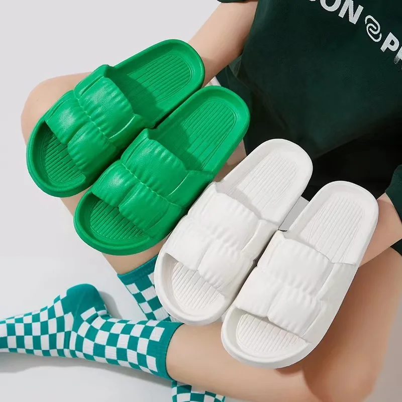 2024 ผู้ชายผู้หญิง Soft Sole Cloud รองเท้าแตะแพลตฟอร์มหนารองเท้าแตะชายหาดกลางแจ้งในร่มฤดูร้อน EVA Flip Flops ลื่น