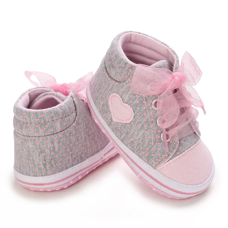 Zapatos de lona para bebés recién nacidos, zapatos informales de encaje con pajarita en forma de corazón, antideslizantes, de algodón suave, superventas