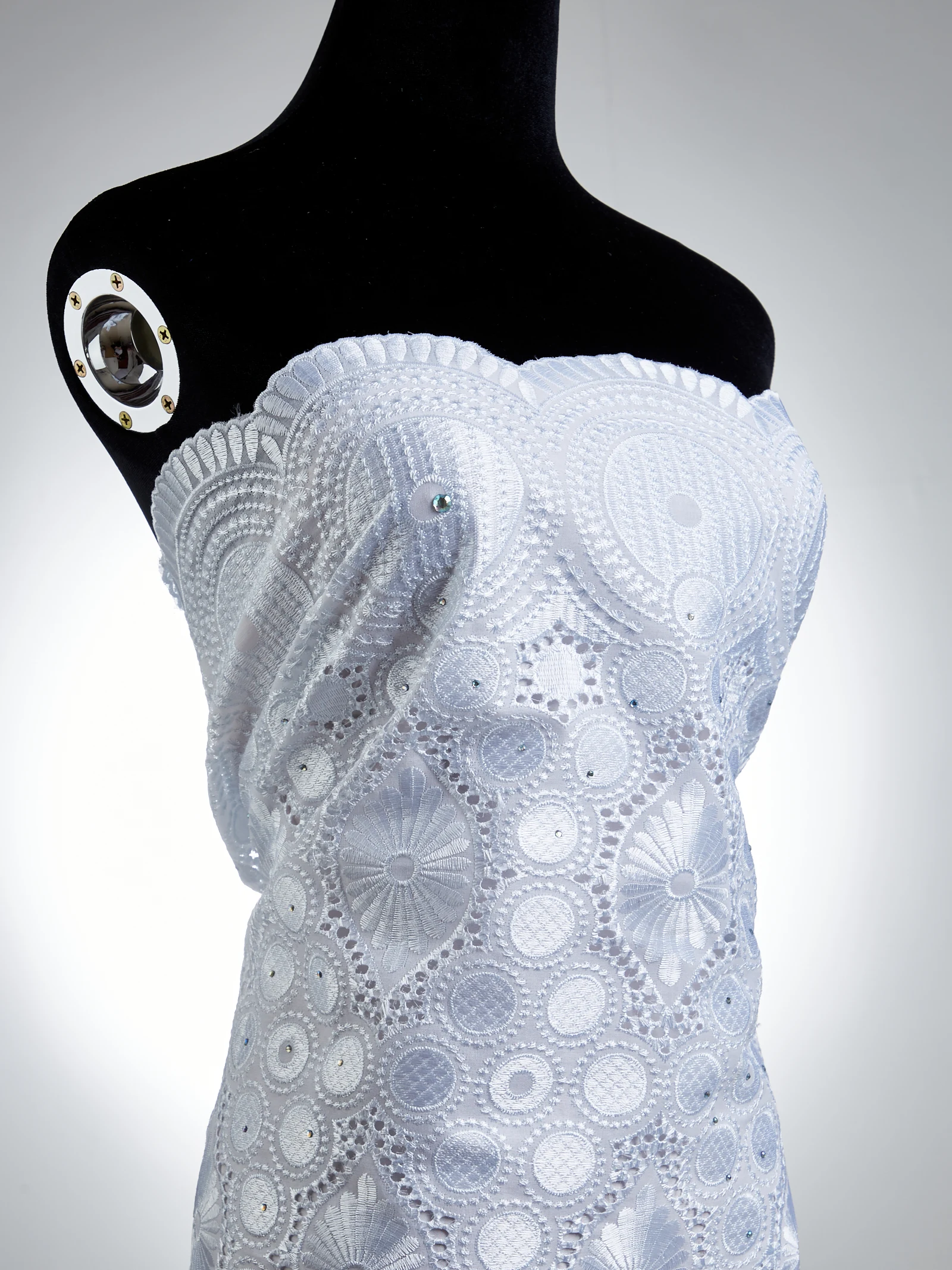 2024 ไนจีเรียผ้าลูกไม้ผ้าคุณภาพสูง 5 หลาเย็บปักถักร้อย Swiss Voile ลูกไม้ผ้าฝ้ายแอฟริกันผ้าสําหรับชุดปาร์ตี้ A1468