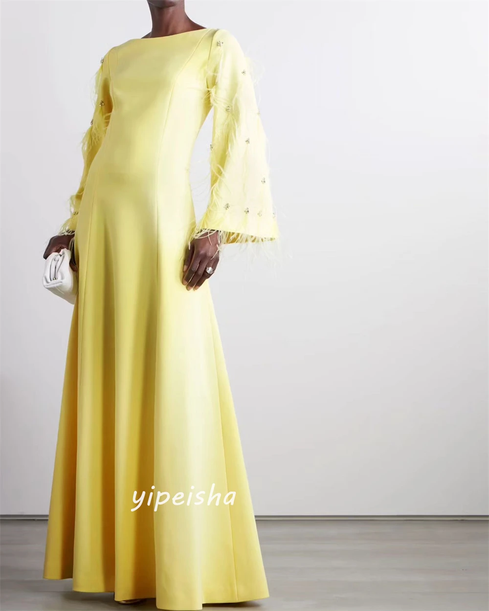 Vestido personalizado com miçangas e penas para festa de casamento, linha A, gola redonda, sob medida, comprimento do chão