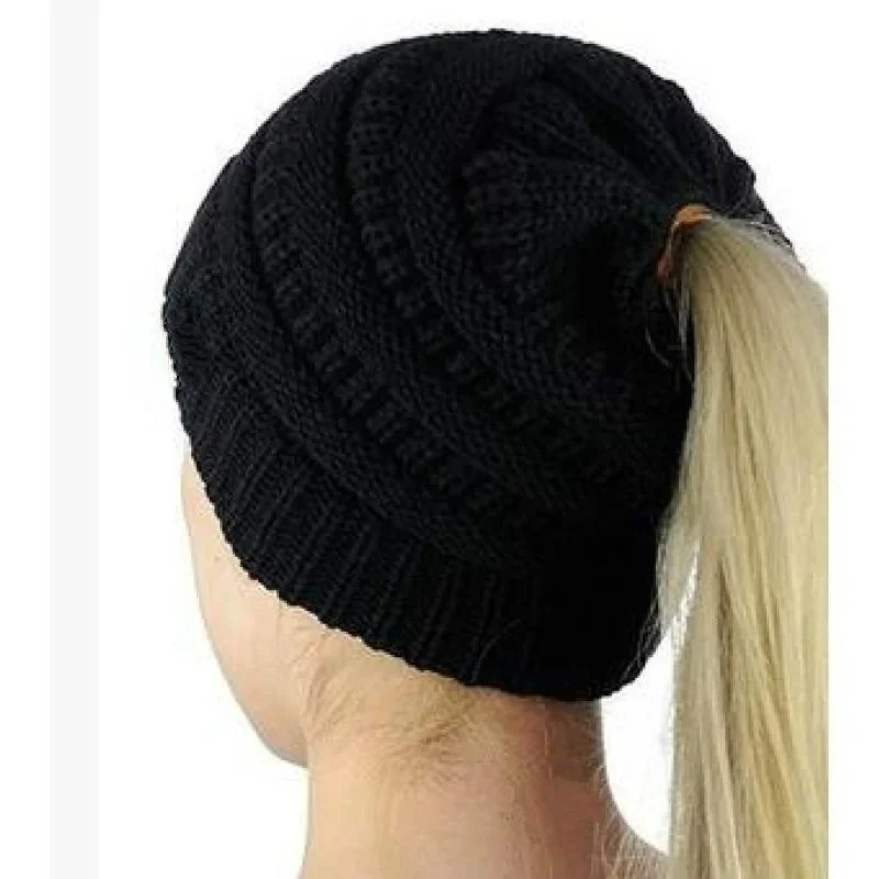 Gorro de punto de ganchillo elástico de invierno para mujer, gorro de cola de caballo con moño desordenado, gorros cálidos con agujeros, gorro de punto de moda de Color sólido, gorros