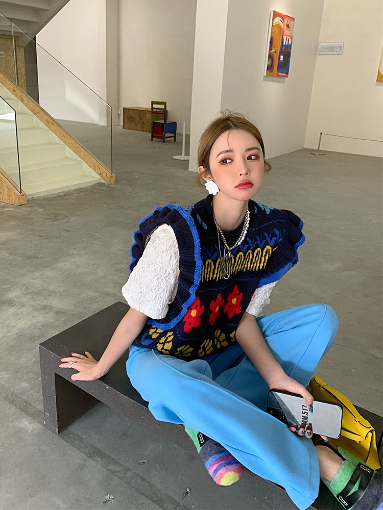 ファッショナブルなニットノースリーブセーターベスト女性の秋スタイル 2024 新着韓国スタイル V ネックストライプ柄トップ