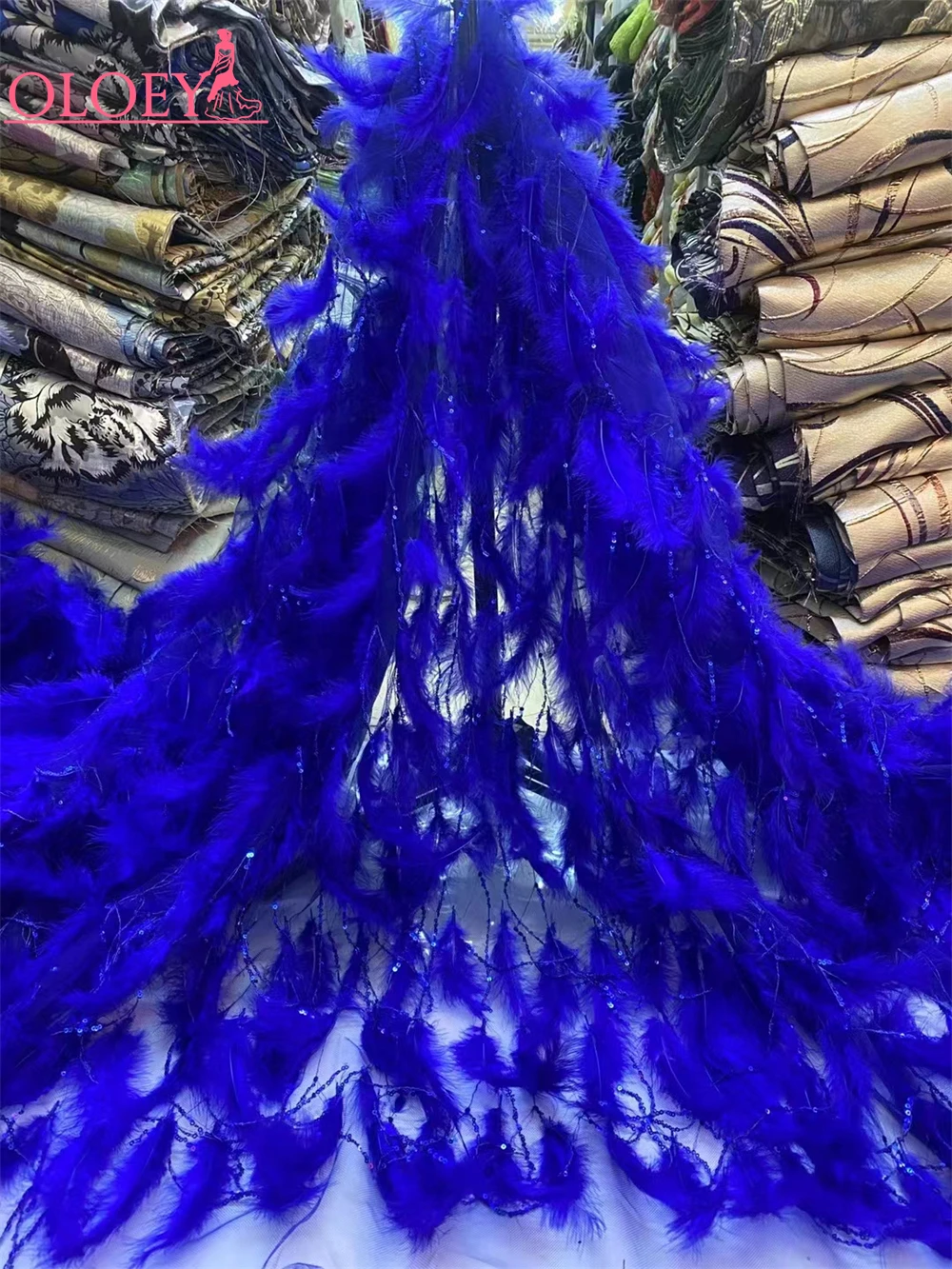 Neueste Luxus elegante afrikanische Feder Perlen Spitze Stoff Stickerei mit Pailletten nigerian ischen Tüll für Hochzeits feier langes Kleid