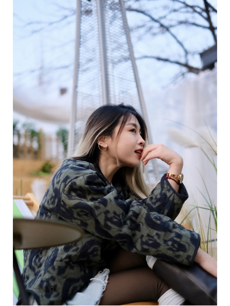 ETJ 2025 moda feminina elegante estampa animal edição solta vintage gola redonda jaqueta acolchoada de algodão opção multicolorida