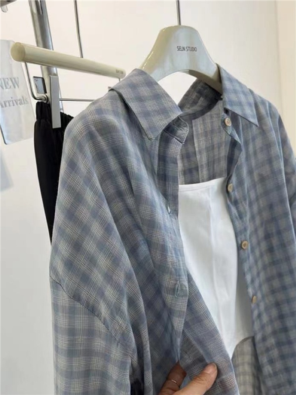 Csa Fena de Verão Estilosa e Leve com Proteção Solar, Csa Midi Xadrez, Sobretudo Solto de Manga Crida com Botões...