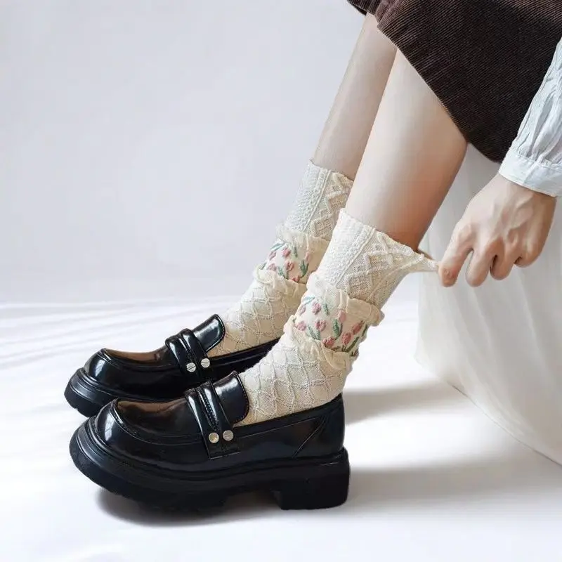 4 pares de calcetines florales conjunto de mujeres linda flor geométrica 3D texturizado tobillo Cottagecore calcetines de la suerte moda Casual Mid Cub calcetines