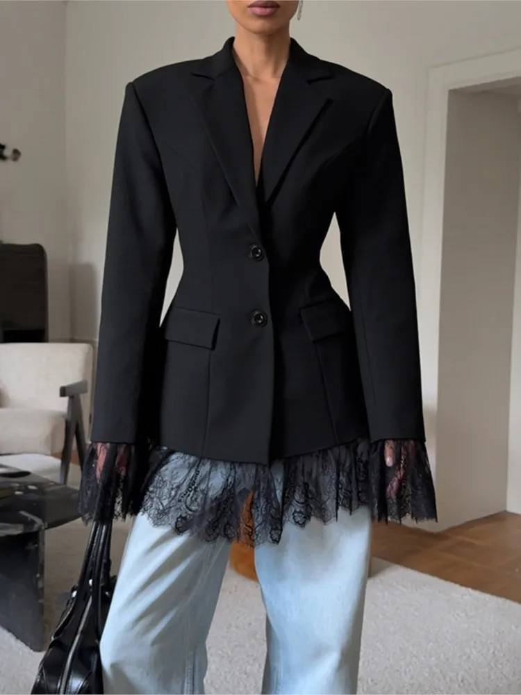 Elegancka koronkowa marynarka damska, modna, do biura, z długim rękawem, zapinana na jeden guzik, nowa kolekcja jesień 2025, czarna, casualowa, dopasowana.