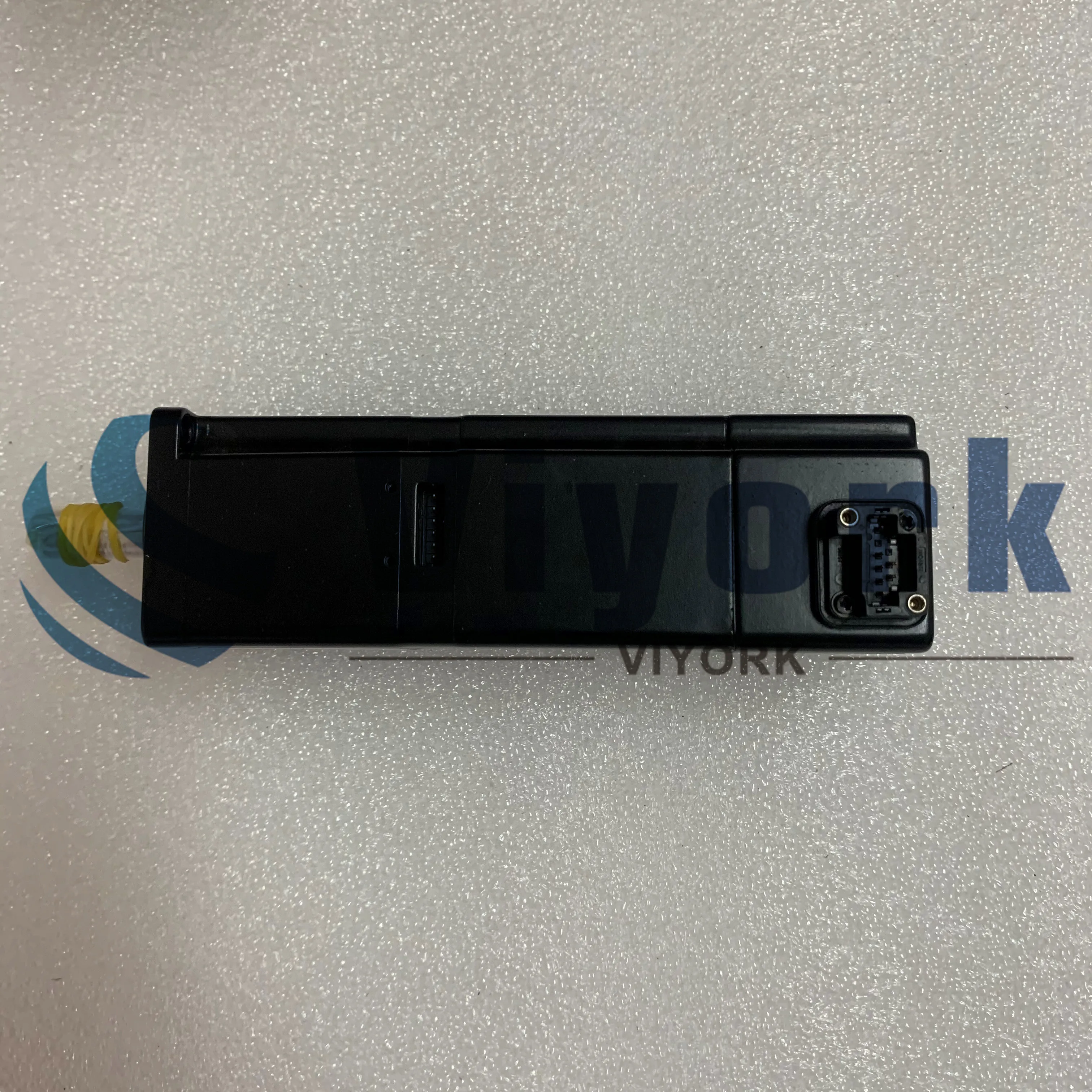 SGMAS-01ACA2C AC SERVO MOTOR 0.91AMP 200VAC R/MIN3000 NEW