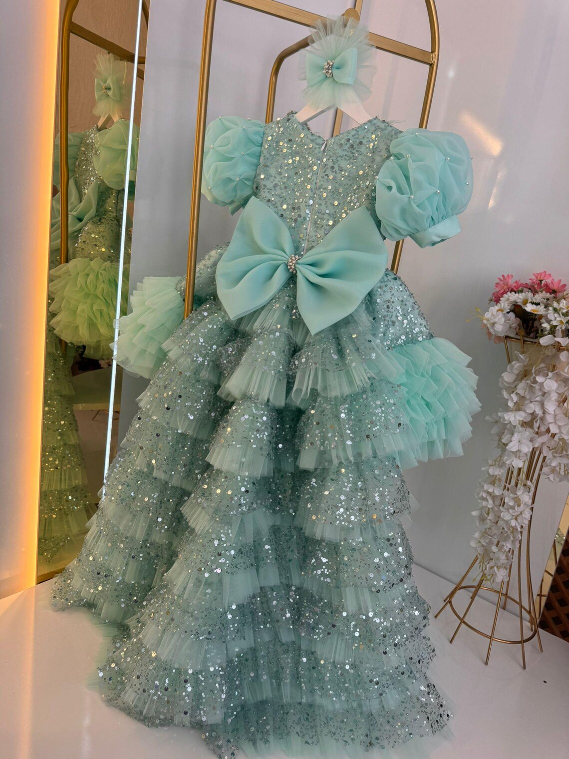 결혼식을위한 맞춤형 푹신한 반짝이 핫 핑크 공주 꽃의 소녀 드레스 파티 생일 미인 대회 기차와 Tulle 댄스 파티 드레스