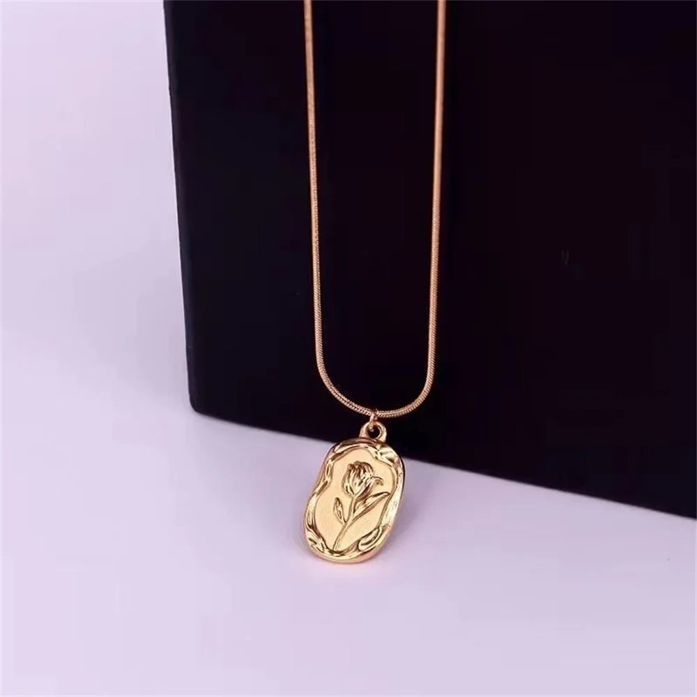 Collar con colgante de rosa geométrico Simple para mujer, gargantilla de cadena de serpiente con placa dorada bohemia, regalo de joyería 2023