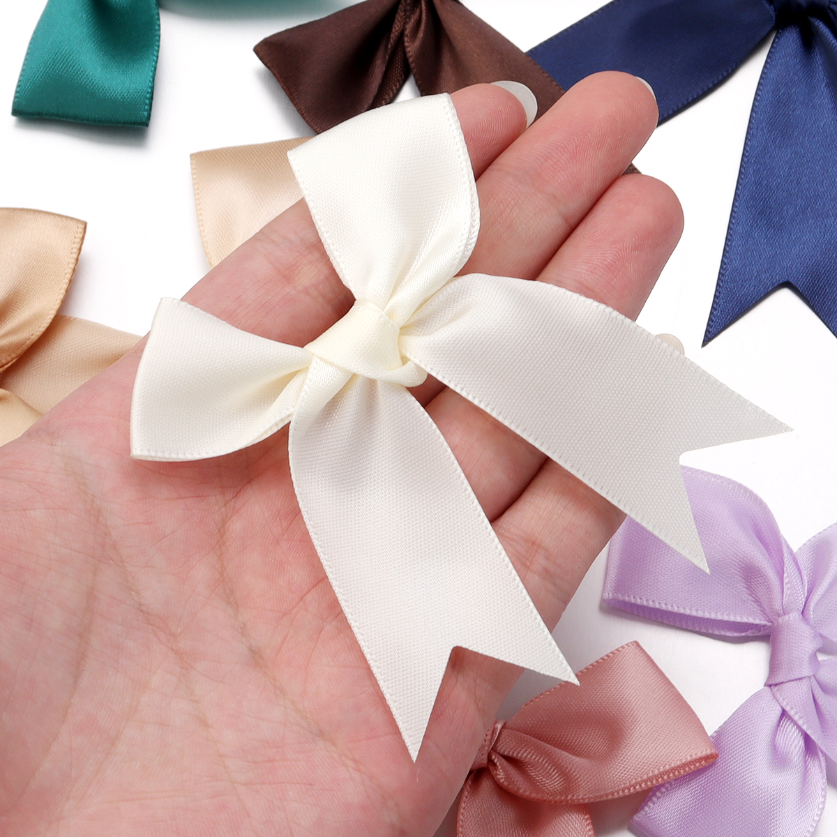 手作りの帽子,日曜大工の服,結婚式の招待状,パーティーの装飾用のカラフルなサテンのリボン,85x85mm, 20個